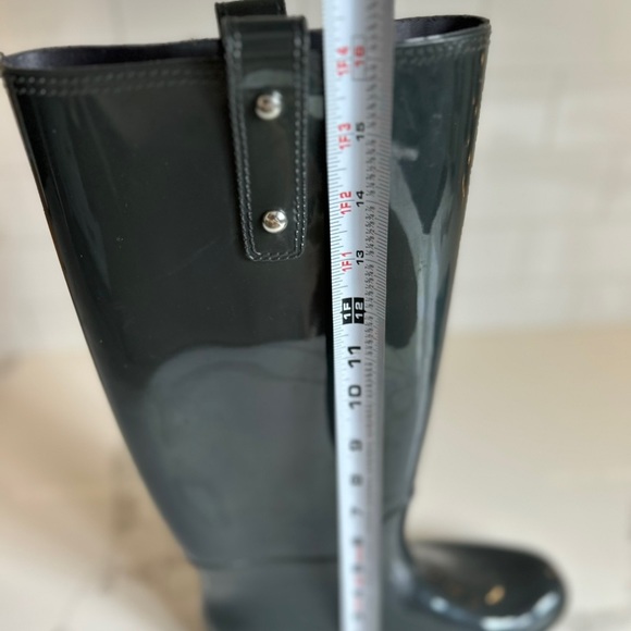 *NEW* Coach ‘Tasha’ Shiny Rain Boots - Size 7 - Graphite - Picture 8 of 8